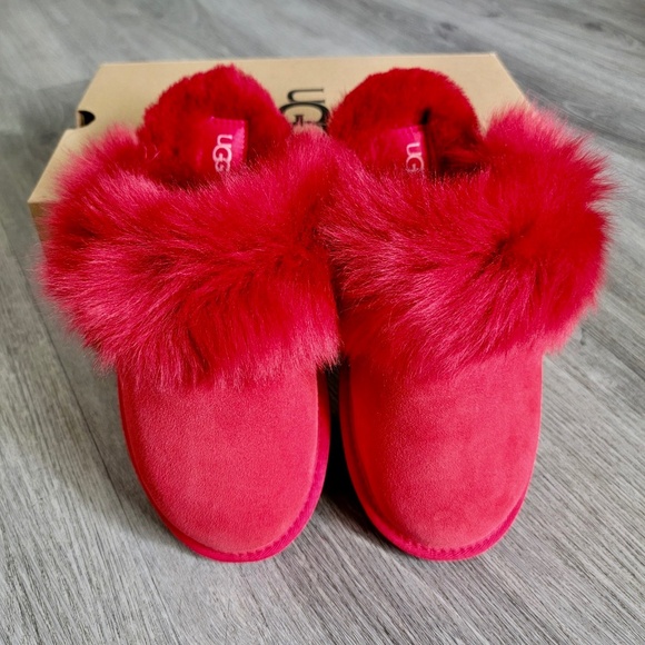 UGG - Scuff Sis Slipper in Red | 8 - Picture 1 of 2